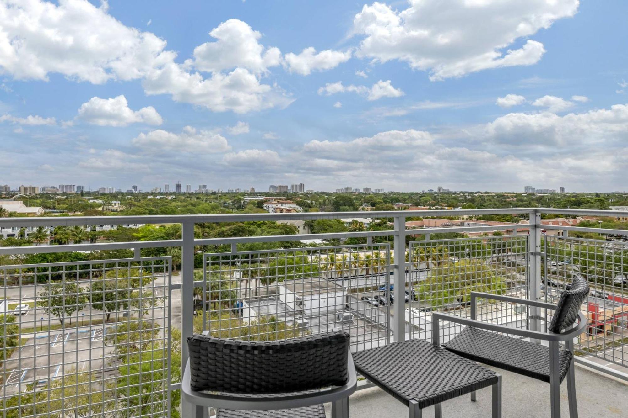 Courtyard By Marriott Fort Lauderdale Downtown Екстериор снимка