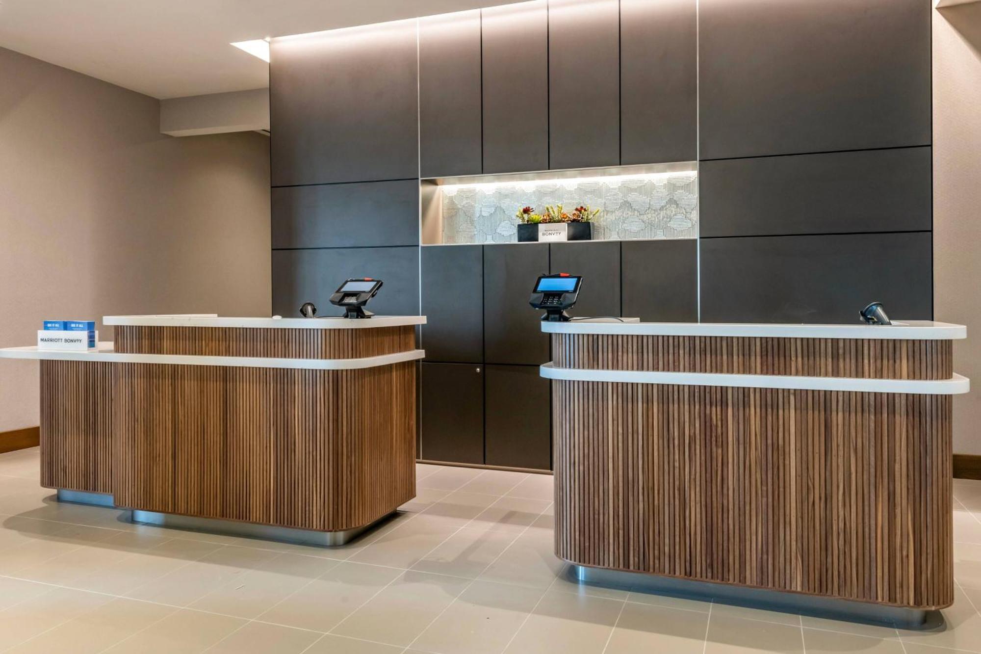 Courtyard By Marriott Fort Lauderdale Downtown Екстериор снимка